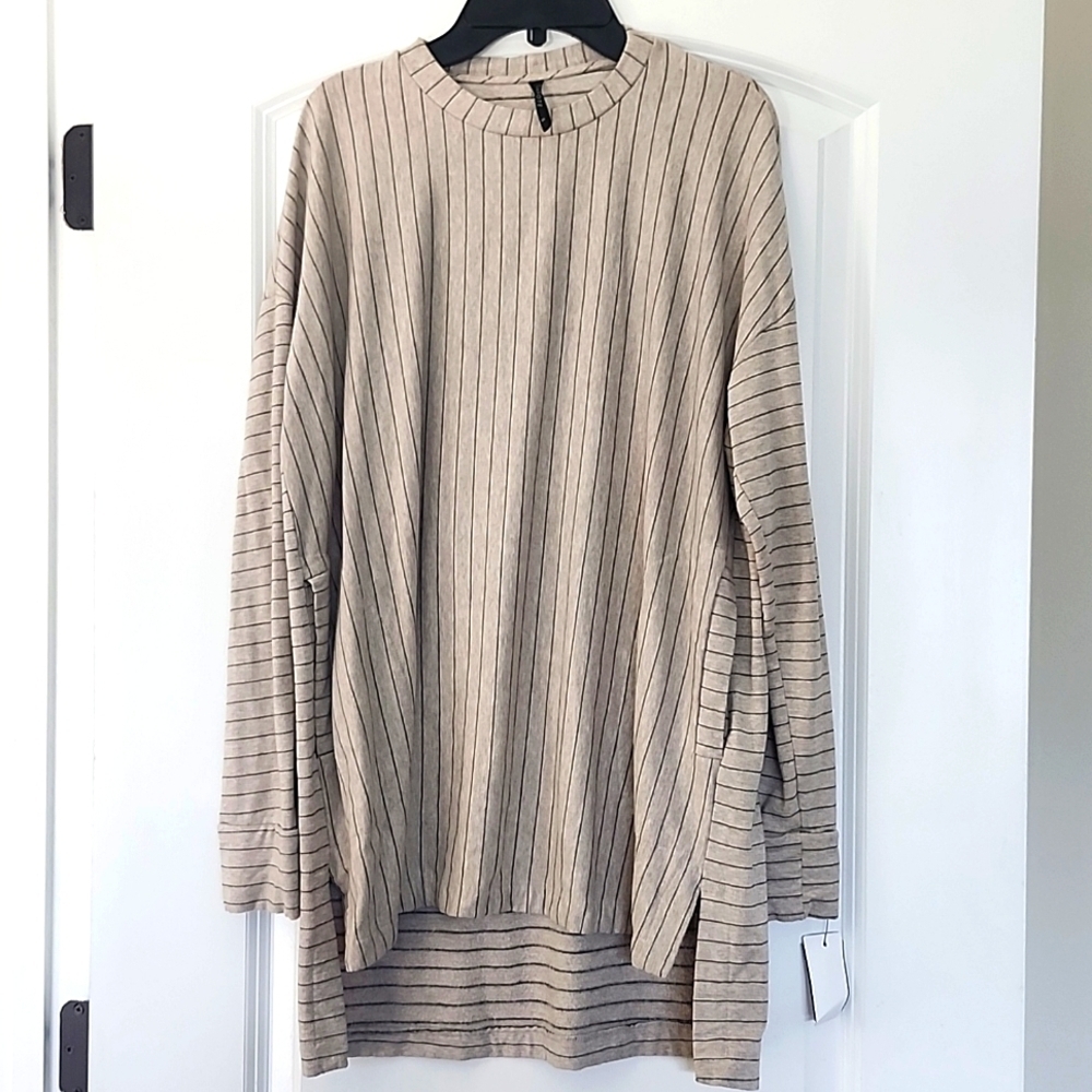NWOT CAPOTE Striped Beige & Navy Women's Sweater With Pockets Small - Picture 2 of 13
